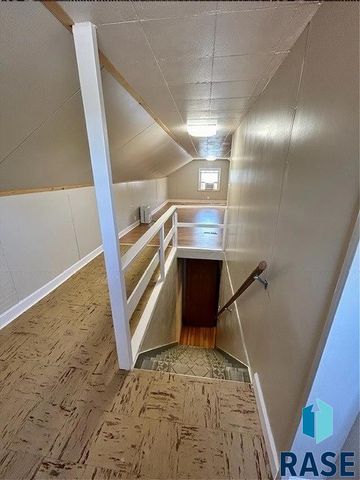 1005 N Kiwanis Ave Avenue, Sioux Falls, SD 57104