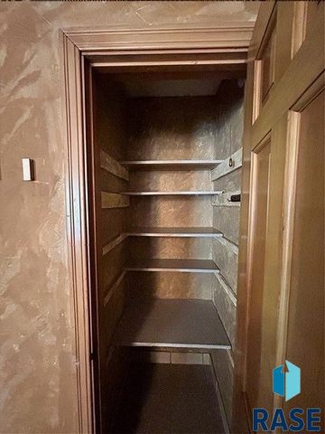 1005 N Kiwanis Ave Avenue, Sioux Falls, SD 57104