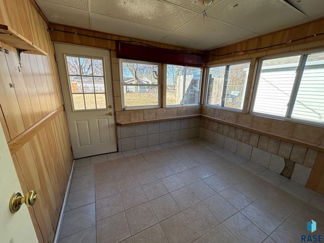 1005 N Kiwanis Ave Avenue, Sioux Falls, SD 57104