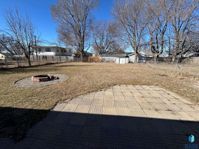 1005 N Kiwanis Ave Avenue, Sioux Falls, SD 57104