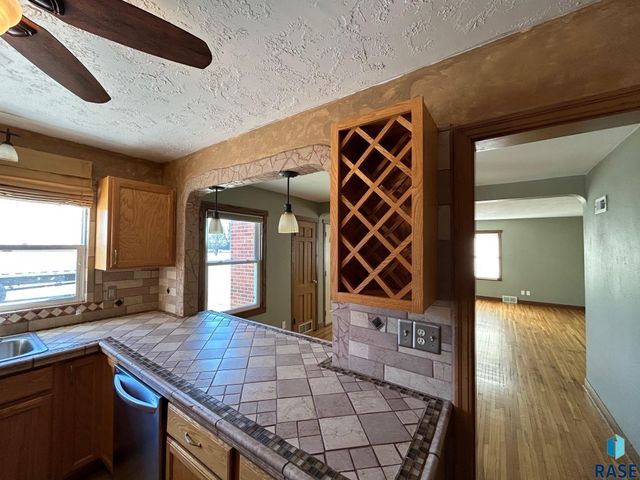 1005 N Kiwanis Ave Avenue, Sioux Falls, SD 57104