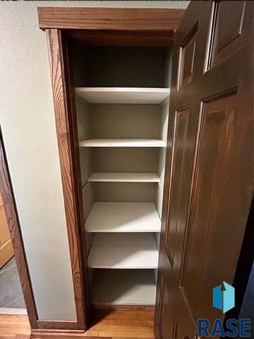 1005 N Kiwanis Ave Avenue, Sioux Falls, SD 57104