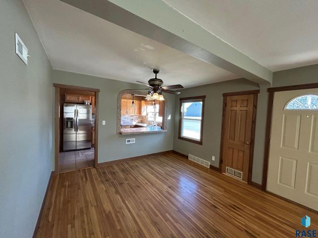 1005 N Kiwanis Ave Avenue, Sioux Falls, SD 57104