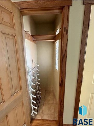 1005 N Kiwanis Ave Avenue, Sioux Falls, SD 57104