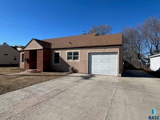 1005 N Kiwanis Ave Avenue, Sioux Falls, SD 57104