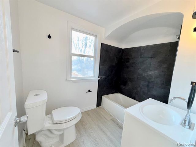 9899 Balfour Road, Detroit, MI 48224