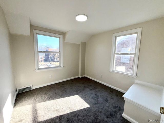 9899 Balfour Road, Detroit, MI 48224