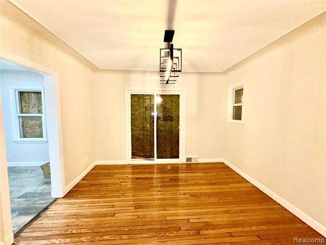 9899 Balfour Road, Detroit, MI 48224