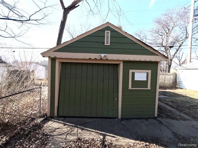 9899 Balfour Road, Detroit, MI 48224