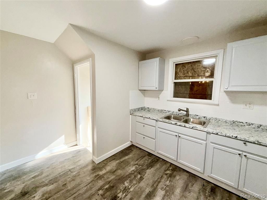 9899 Balfour Road, Detroit, MI 48224