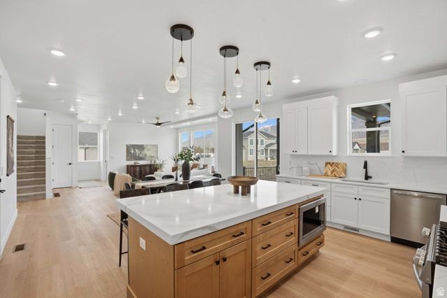 5224 N MAPLEWOOD LN, Stansbury Park, UT 84074