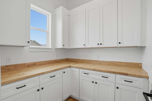 5224 N MAPLEWOOD LN, Stansbury Park, UT 84074