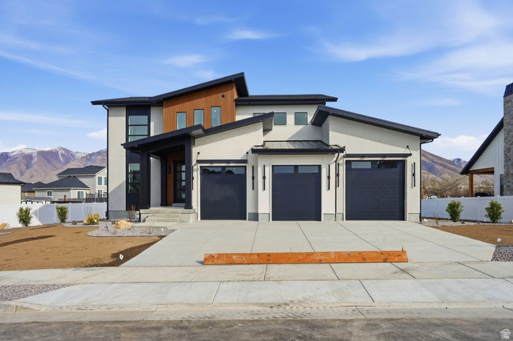 5224 N MAPLEWOOD LN, Stansbury Park, UT 84074