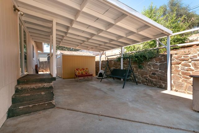2345 Ponderosa Rd, Rescue, CA 95672