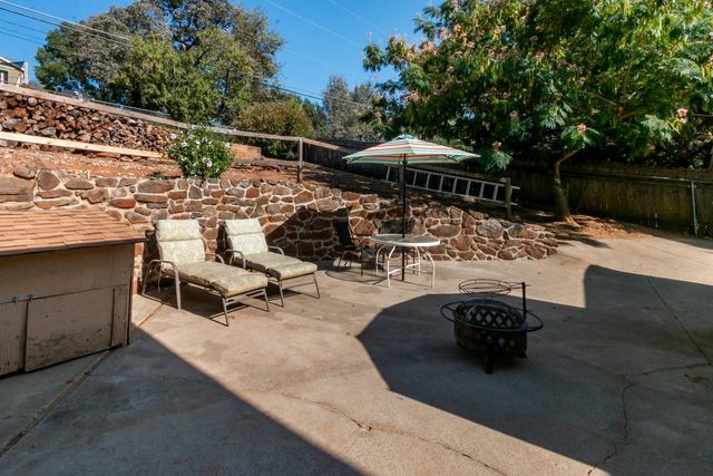 2345 Ponderosa Rd, Rescue, CA 95672