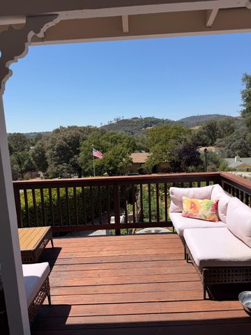 2345 Ponderosa Rd, Rescue, CA 95672