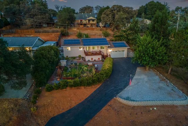 2345 Ponderosa Rd, Rescue, CA 95672