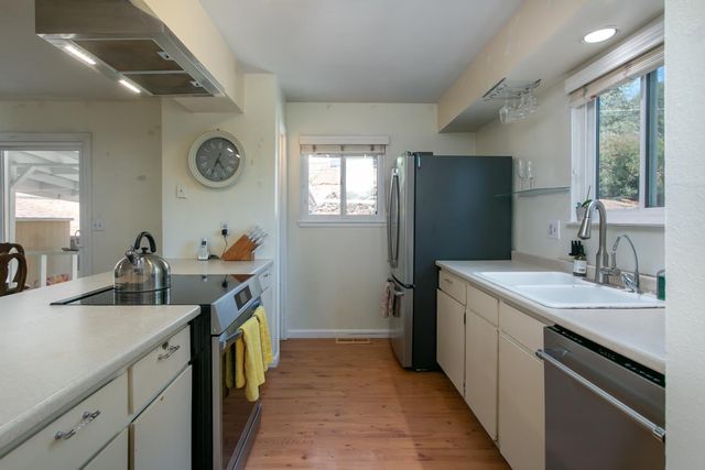 2345 Ponderosa Rd, Rescue, CA 95672