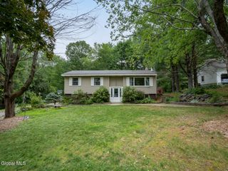 1709 Julianne Drive, Schodack, NY 12033