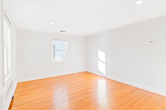 126 Washington Ave 2, Waltham, MA 02453