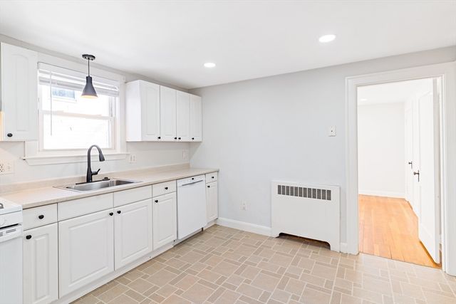 126 Washington Ave 2, Waltham, MA 02453