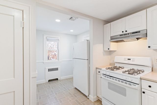 126 Washington Ave 2, Waltham, MA 02453