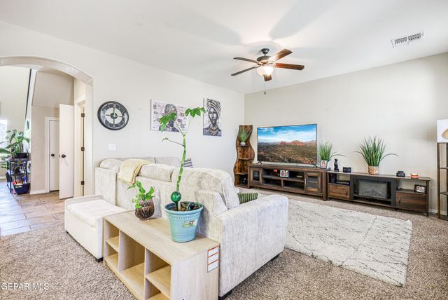 2072 ROBERT MINNIE A, El Paso, TX 79938