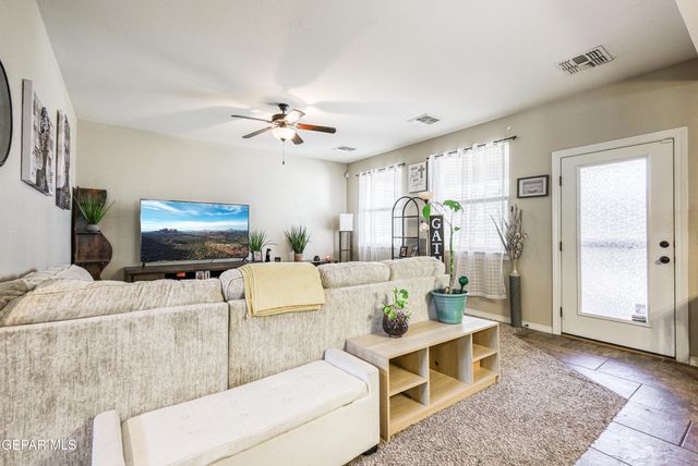 2072 ROBERT MINNIE A, El Paso, TX 79938
