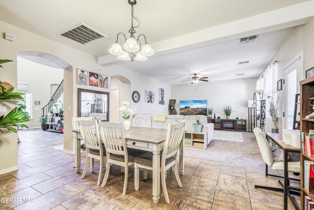 2072 ROBERT MINNIE A, El Paso, TX 79938