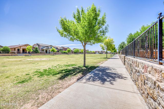 2072 ROBERT MINNIE A, El Paso, TX 79938