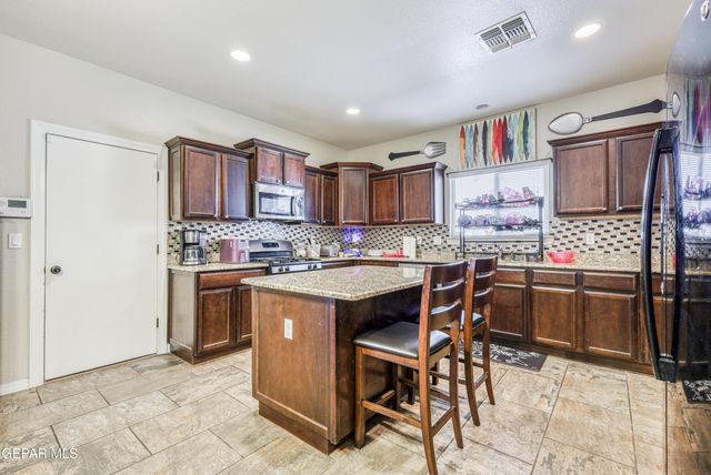 2072 ROBERT MINNIE A, El Paso, TX 79938