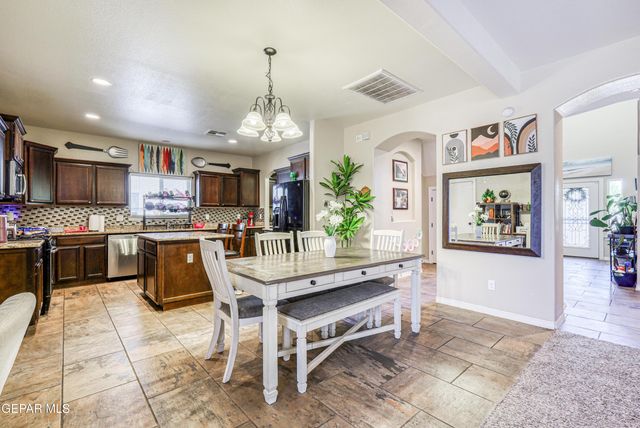 2072 ROBERT MINNIE A, El Paso, TX 79938