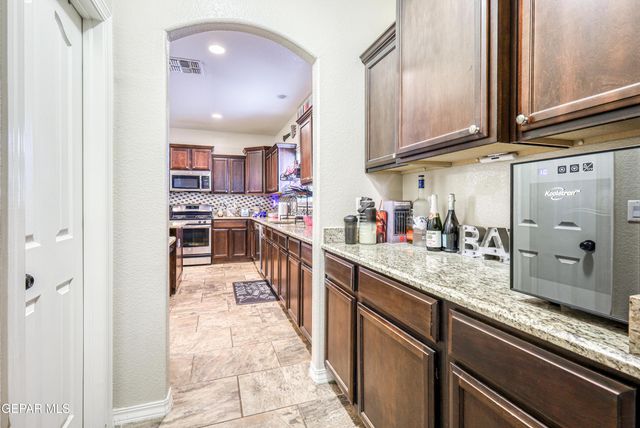 2072 ROBERT MINNIE A, El Paso, TX 79938