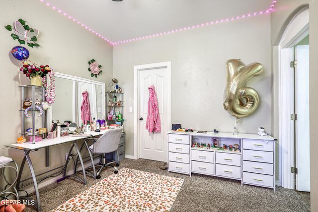 2072 ROBERT MINNIE A, El Paso, TX 79938