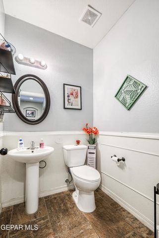 2072 ROBERT MINNIE A, El Paso, TX 79938