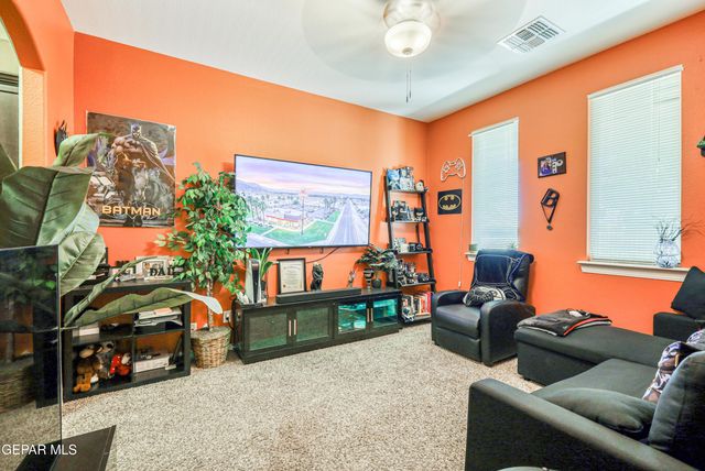 2072 ROBERT MINNIE A, El Paso, TX 79938