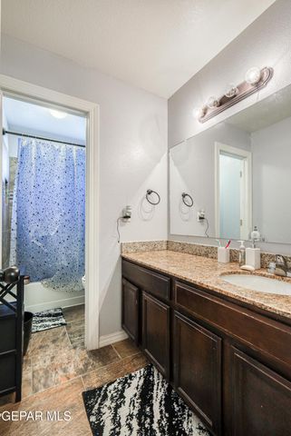 2072 ROBERT MINNIE A, El Paso, TX 79938