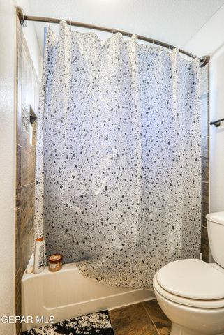 2072 ROBERT MINNIE A, El Paso, TX 79938