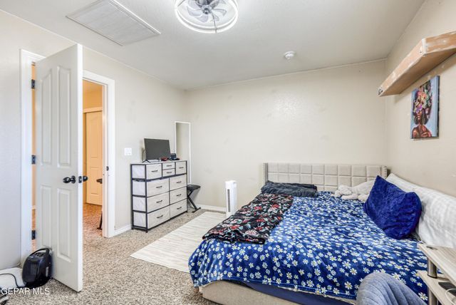 2072 ROBERT MINNIE A, El Paso, TX 79938
