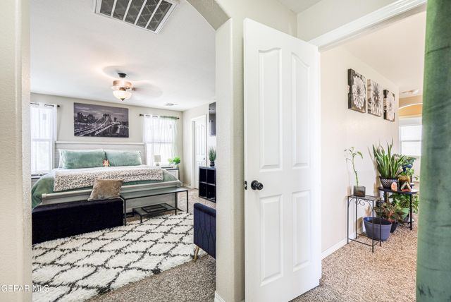 2072 ROBERT MINNIE A, El Paso, TX 79938