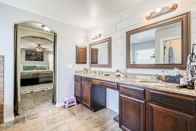 2072 ROBERT MINNIE A, El Paso, TX 79938