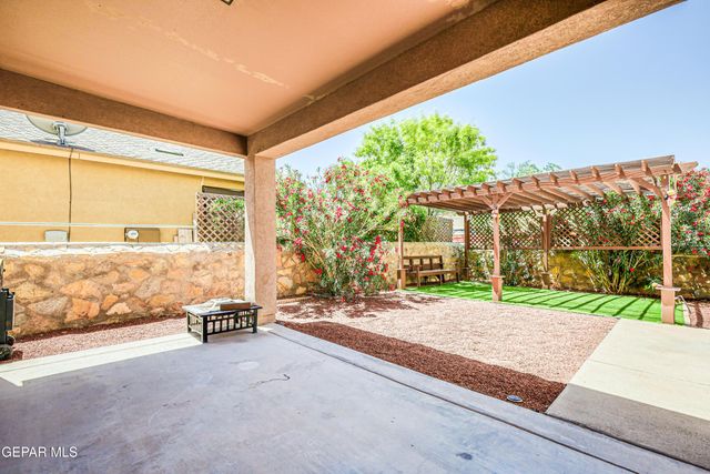 2072 ROBERT MINNIE A, El Paso, TX 79938