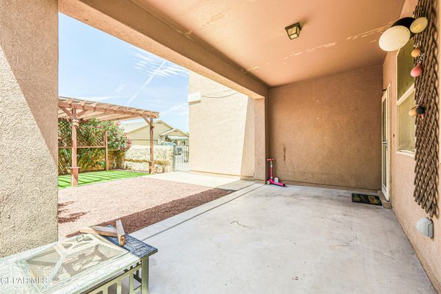 2072 ROBERT MINNIE A, El Paso, TX 79938