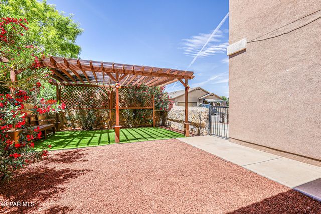 2072 ROBERT MINNIE A, El Paso, TX 79938