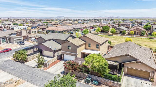 2072 ROBERT MINNIE A, El Paso, TX 79938