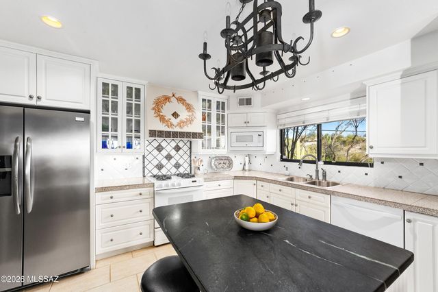 5200 N Calle La Cima, Tucson, AZ 85718