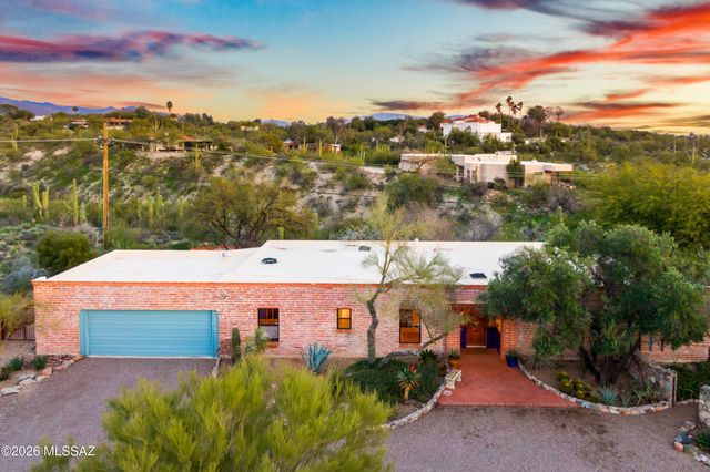 5200 N Calle La Cima, Tucson, AZ 85718