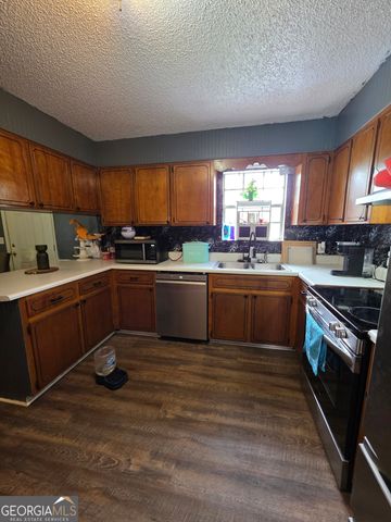 39 Waldon Street, Baxley, GA 31513