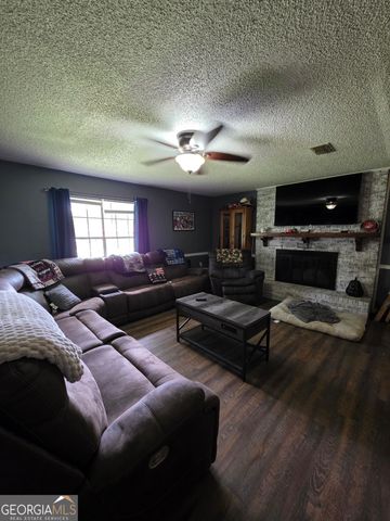 39 Waldon Street, Baxley, GA 31513