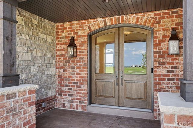 1050 Twin Silos Lane, Orchard Farm, MO 63301